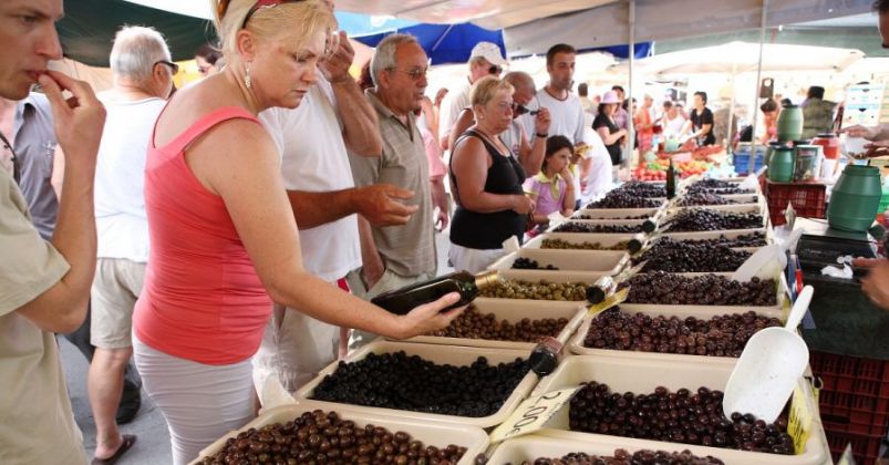 penzion ANASTÁZIE   ›   olivy na trhu v Leptokárii